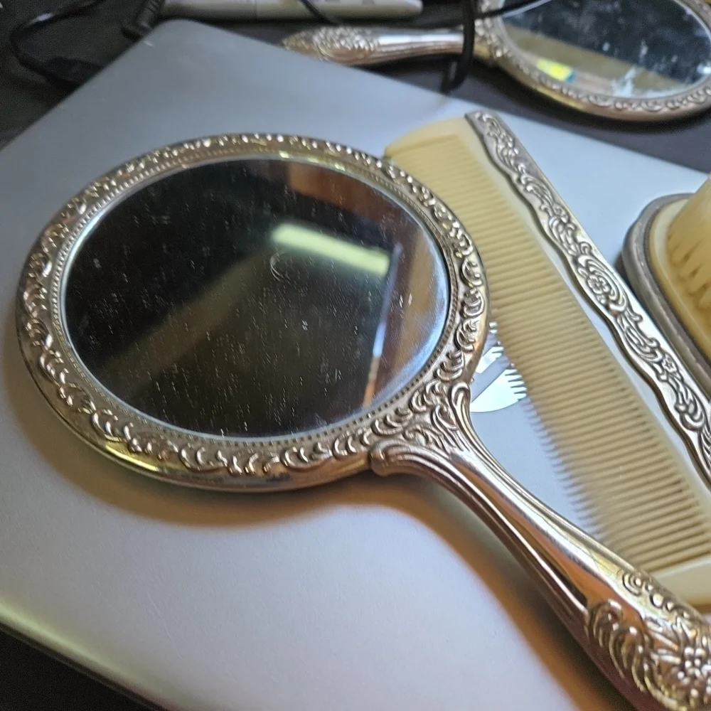 Vintage-Style Silver Hand Mirror, Brush & Comb Set - Cream Brush